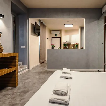 Termini Jacuzzi דירה